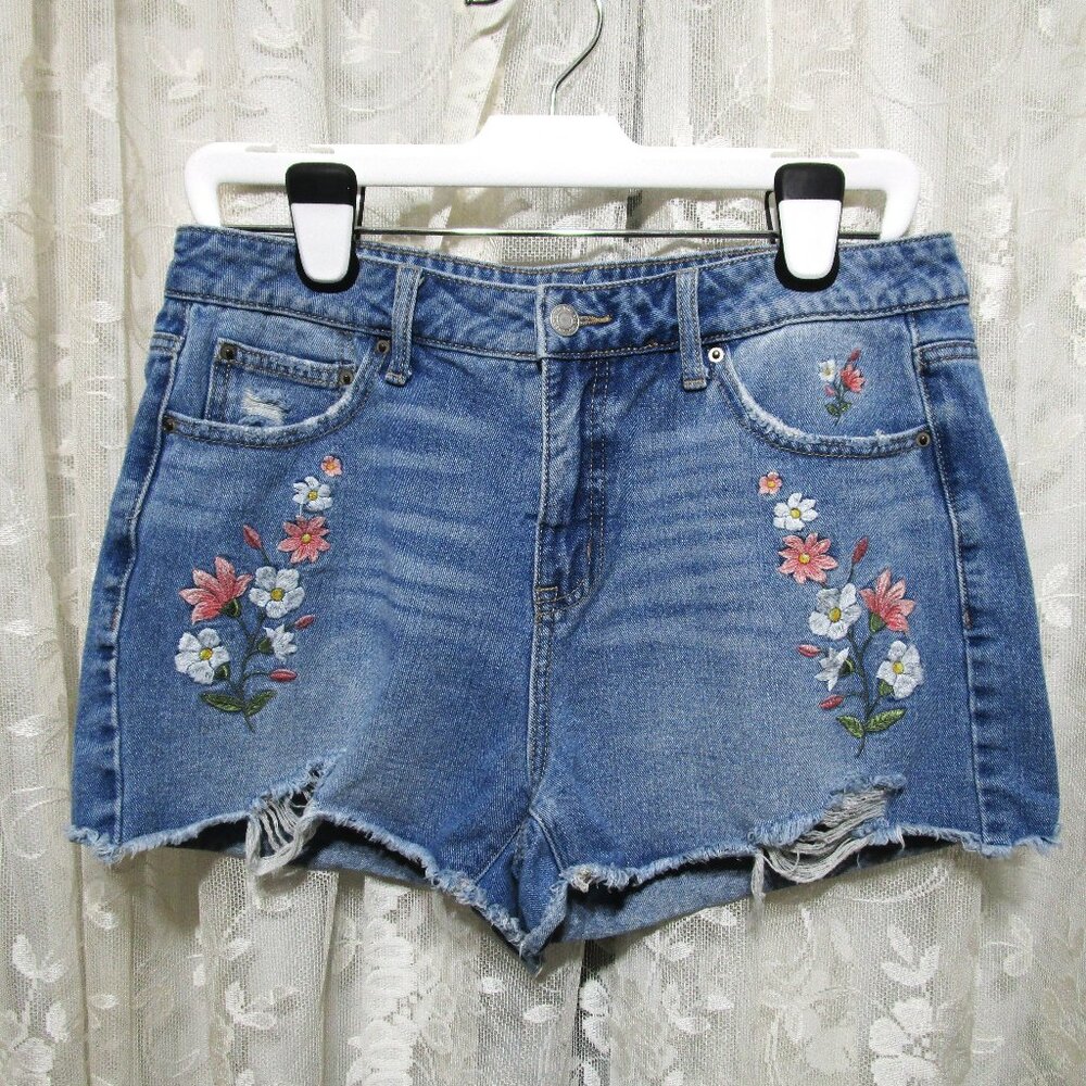 Time and Tru High Rise Floral Embroidered Denim Shorts size 10 Boho Coachella